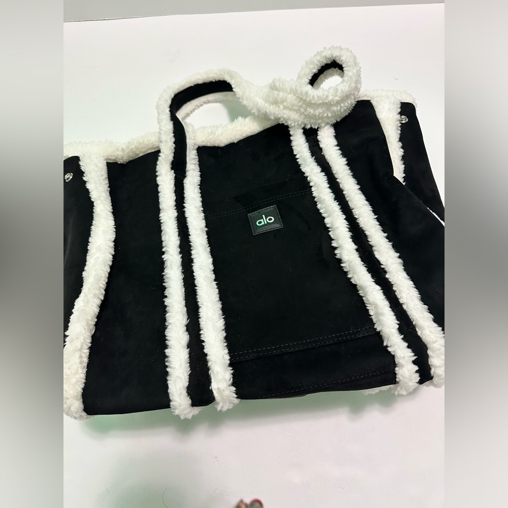 Alo Winterfun Tote Bag - Gem Alo Winterfun Tote Bag - Gem